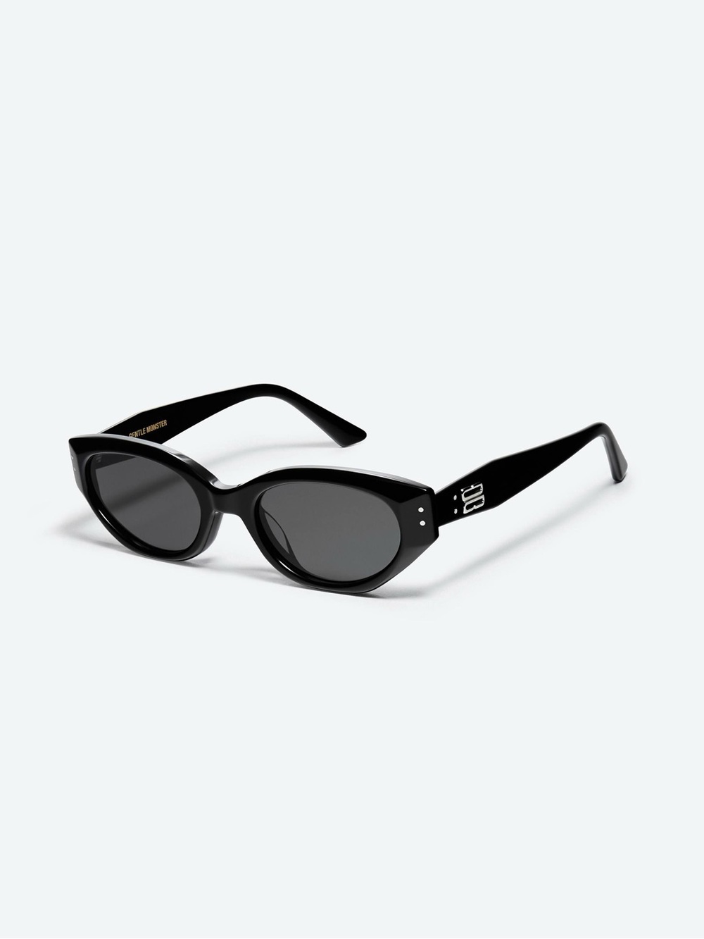 Gentle Monster Cat-eye Sunglasses in Black Acetate Rococo 01